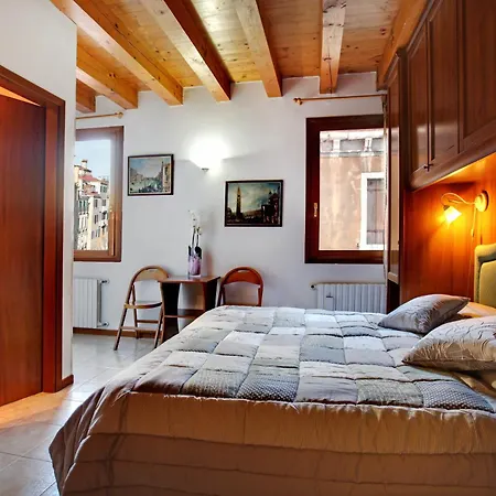 로칸다 델레 아퀘 3*