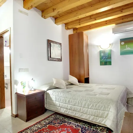 로칸다 델레 아퀘 3*